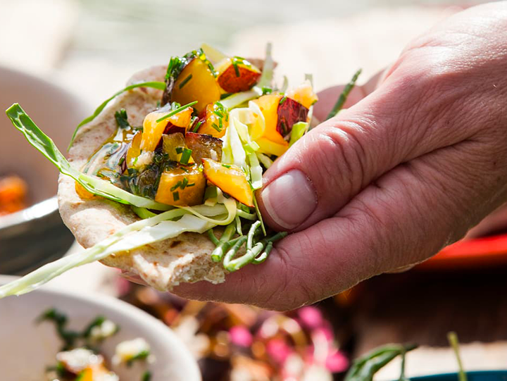 Nordiskt inspirerade tacos med musslor och plommon